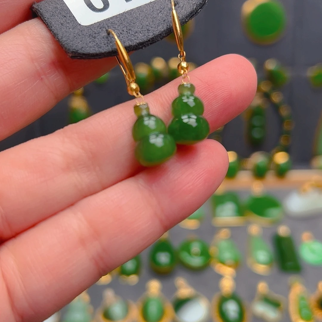 和田玉18K金镶嵌耳饰