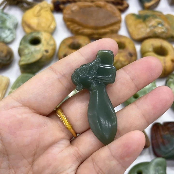未镶嵌岫岩河磨玉（透闪石质玉）珠宝奇石