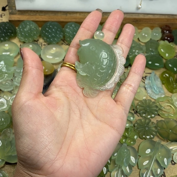蛇纹石玉合金颈饰