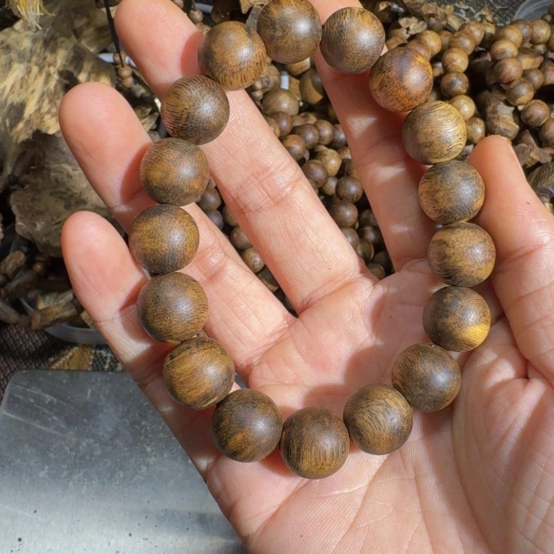 泡***子沉香枕沉香蓝宝石老料1.3规格16.2克