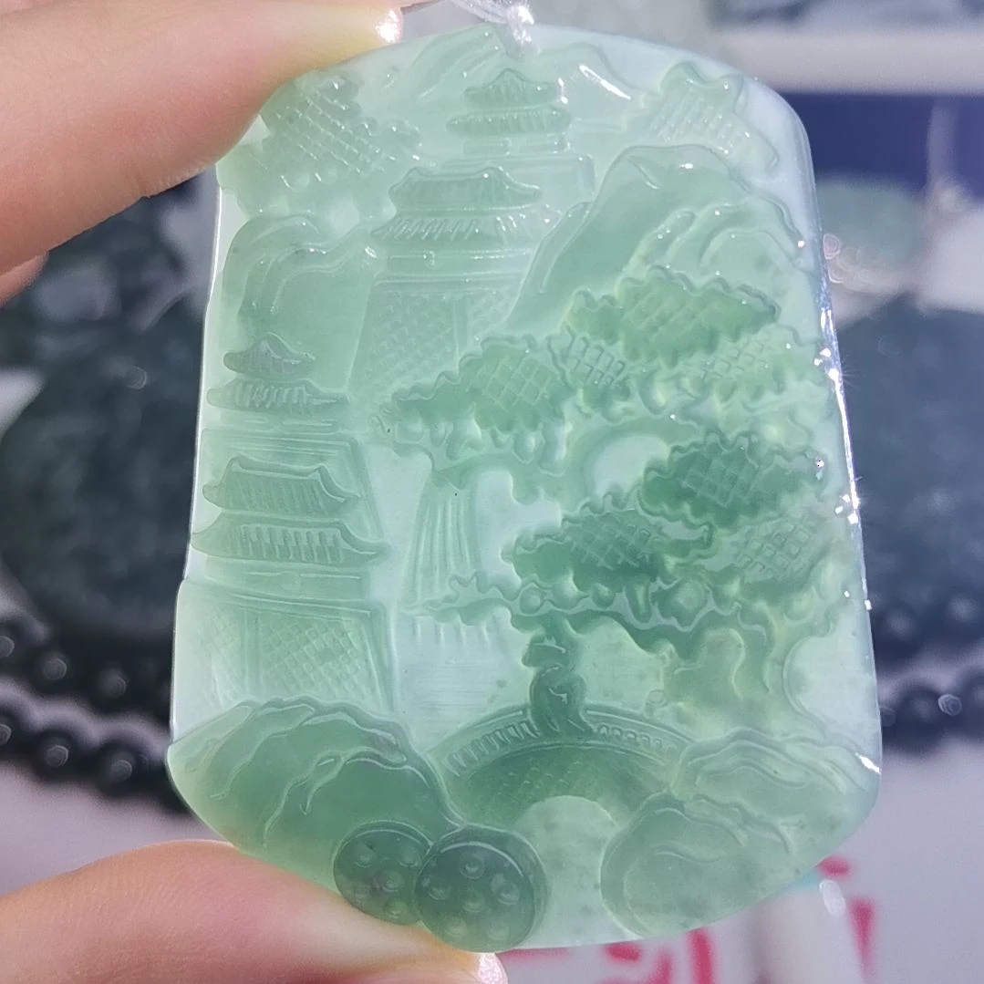 翡翠颈饰未镶嵌天然的A货翡翠多样性发货