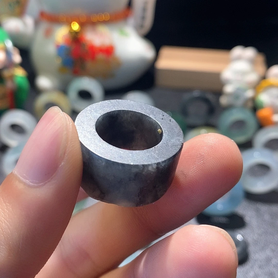 定制翡翠未镶嵌戒指