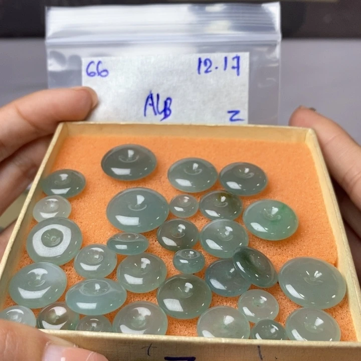 天***厚定制翡翠未镶嵌不退