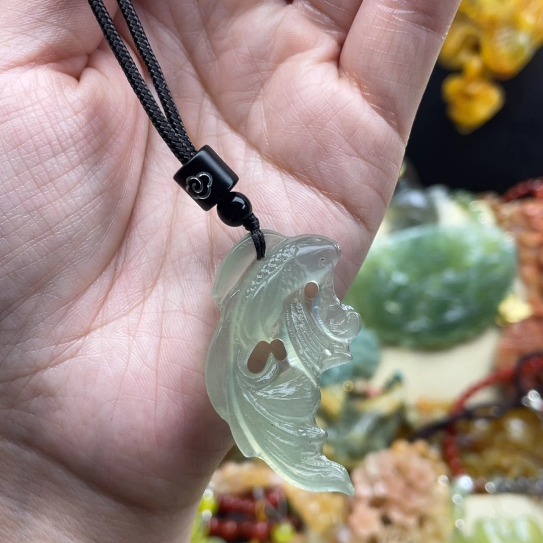 未镶嵌蛇纹石玉颈饰
