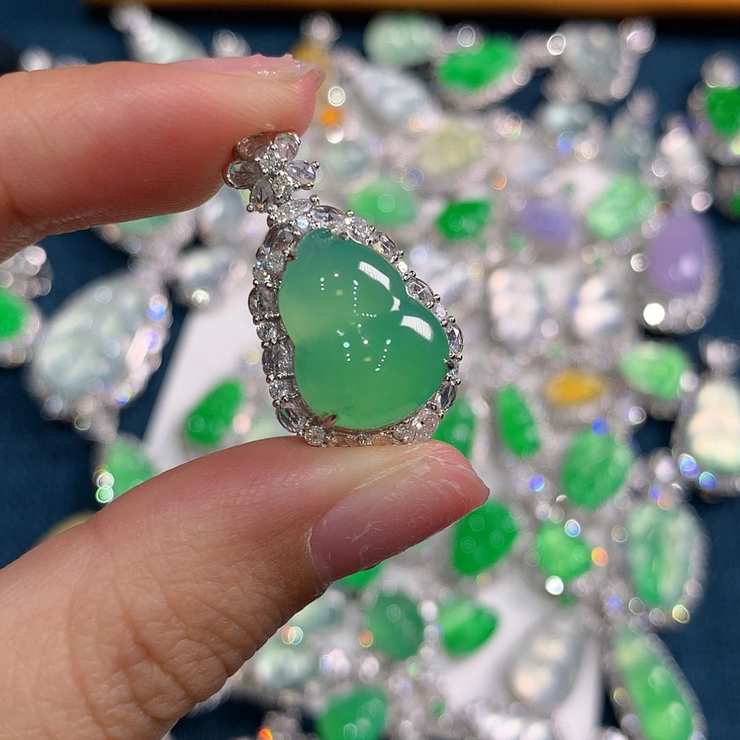 翡翠颈饰18K金镶嵌葫芦