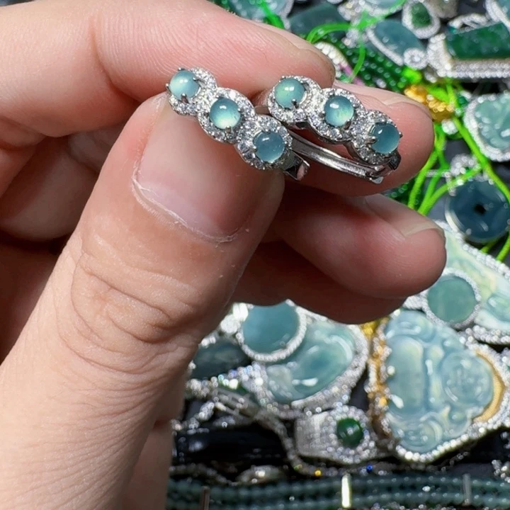 翡翠未镶嵌颈饰天然A货翡翠放漏