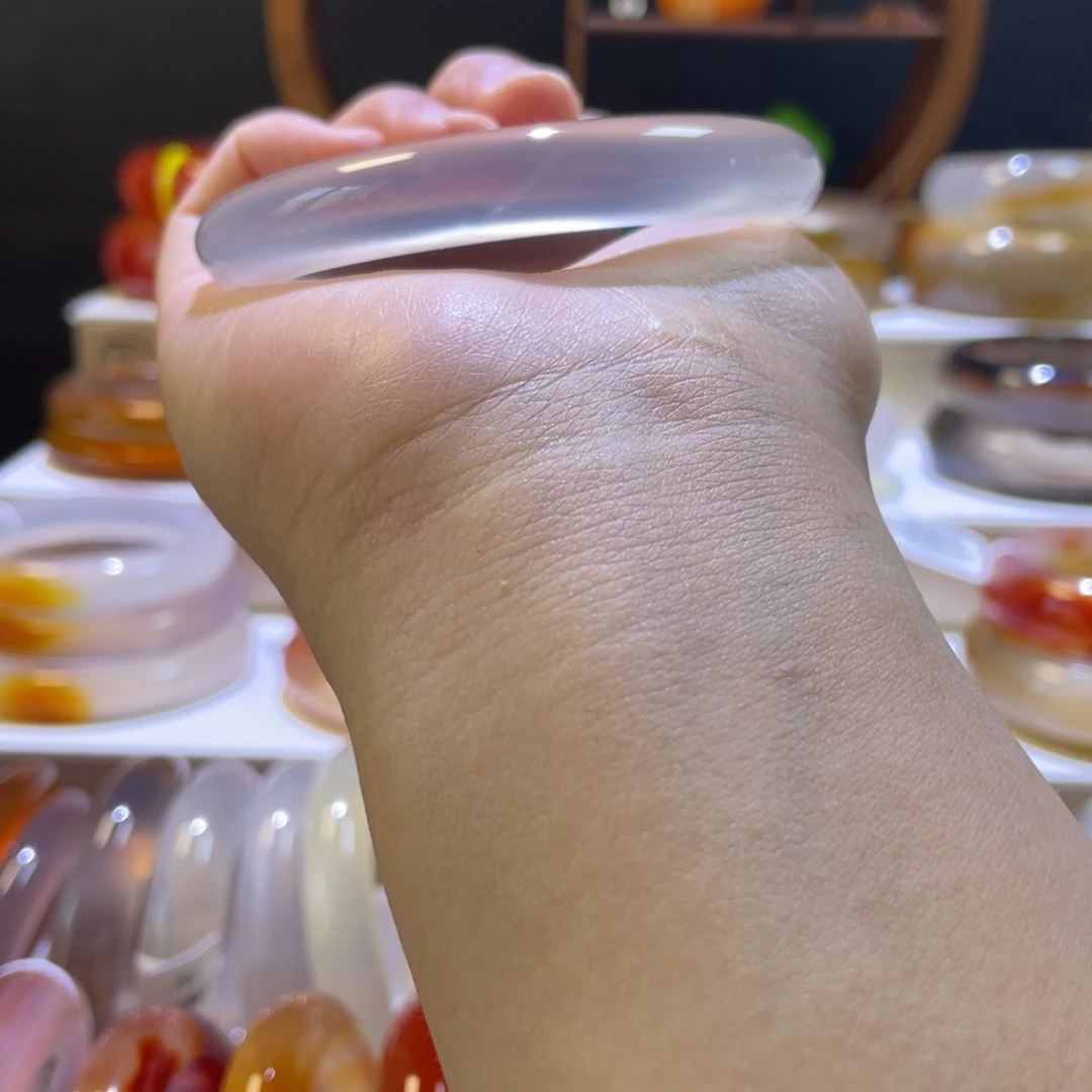 玛瑙/玉髓手镯未镶嵌