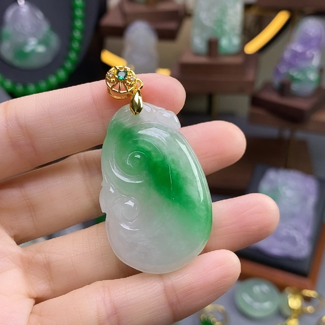 吊坠(赠链)未镶嵌翡翠