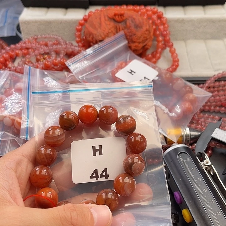 南红玛瑙未镶嵌多样性发货默认微瑕称重15mm