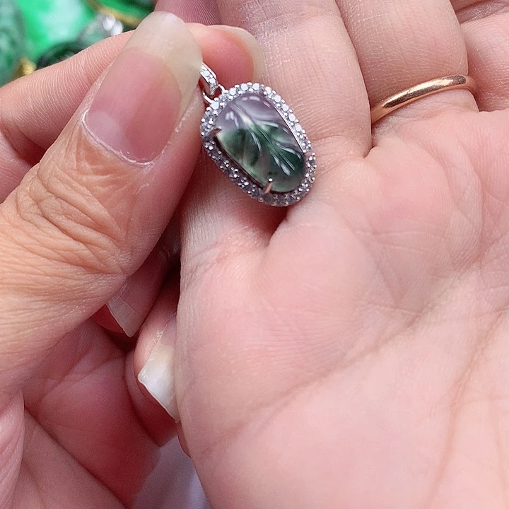 翡翠银S925镶嵌颈饰翡翠