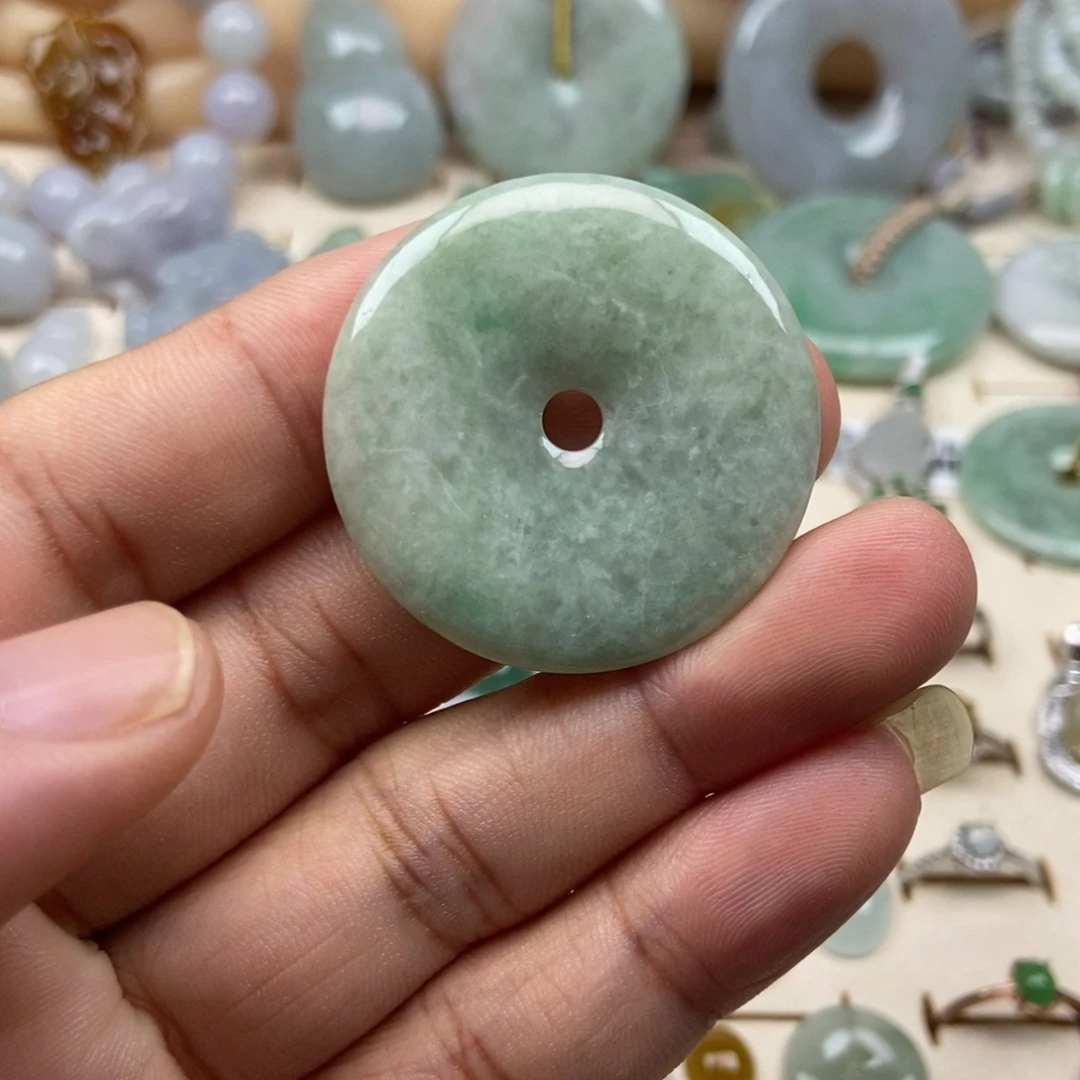 翡翠未镶嵌颈饰37