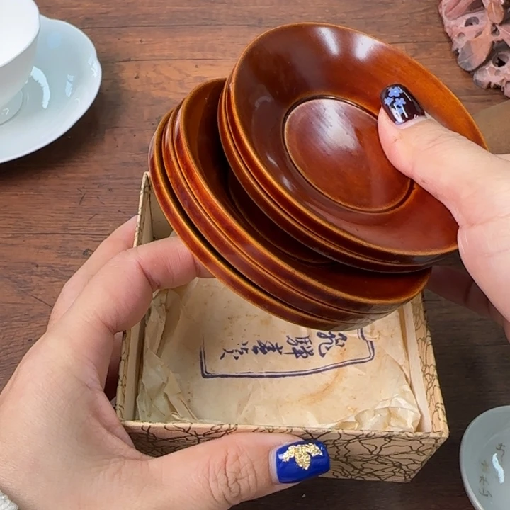 一个陶瓷物件哈哈哈哈
