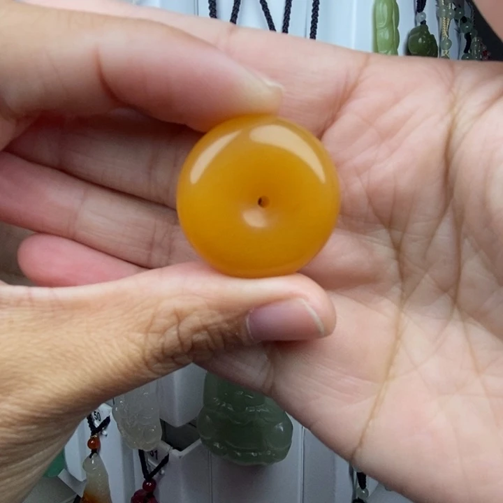 石英质玉未镶嵌颈饰