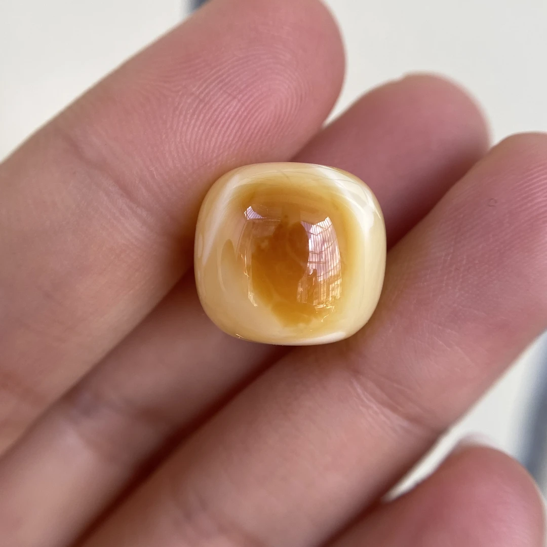 蜜蜡沁色橘黄蜡飘花老型配饰15.0×14.0mm，蜡质品相都好