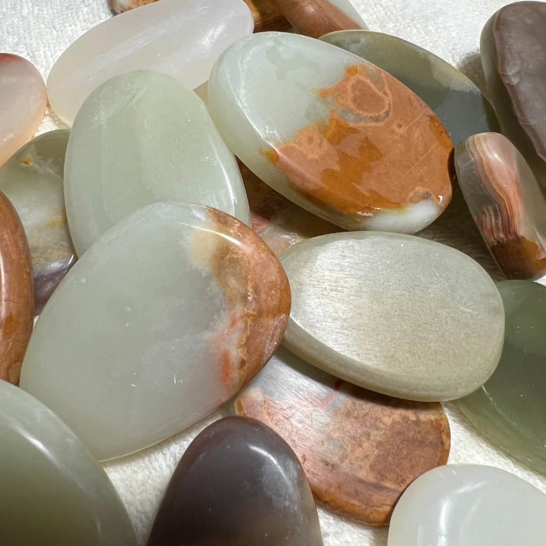 新疆三彩石盆景石方解石玉 一物一拍  【有棉纹瑕疵  介意慎拍】