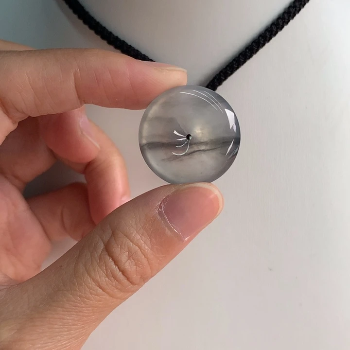 翡翠挂件未镶嵌….