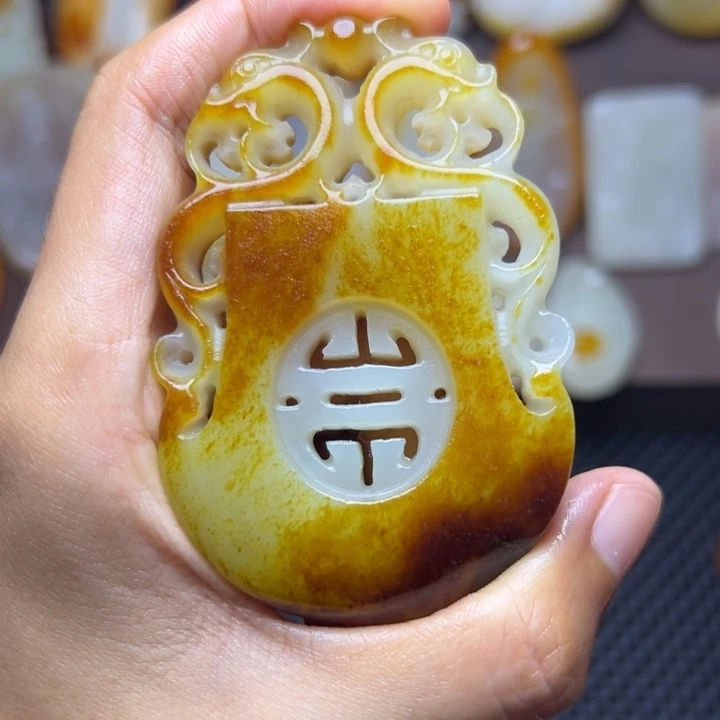 颈饰未镶嵌和田玉