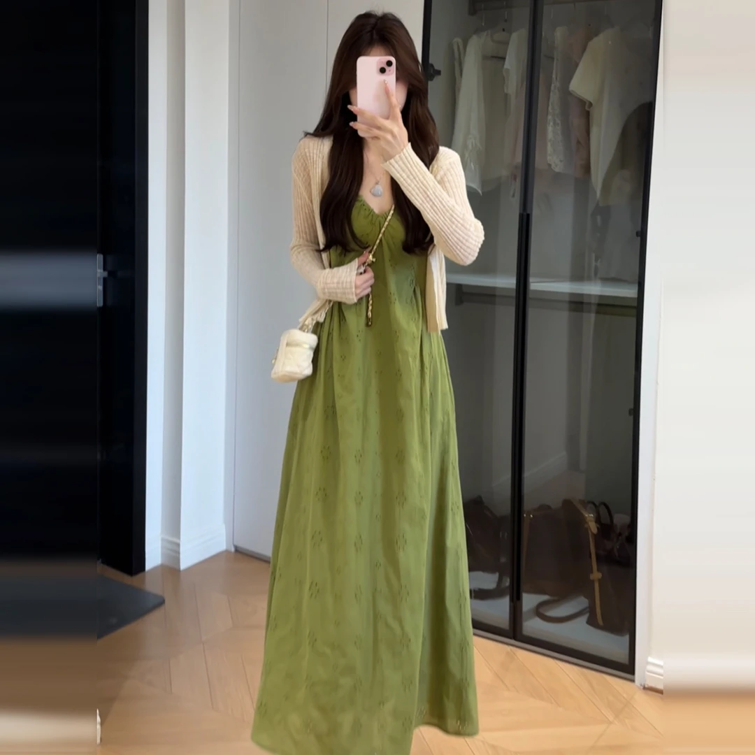 绿色吊带连衣裙夏季2025新款爆款绝美巨好看海边度假长裙套装4771
