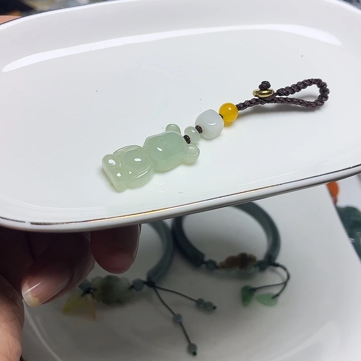 翡翠未镶嵌手链暴力熊