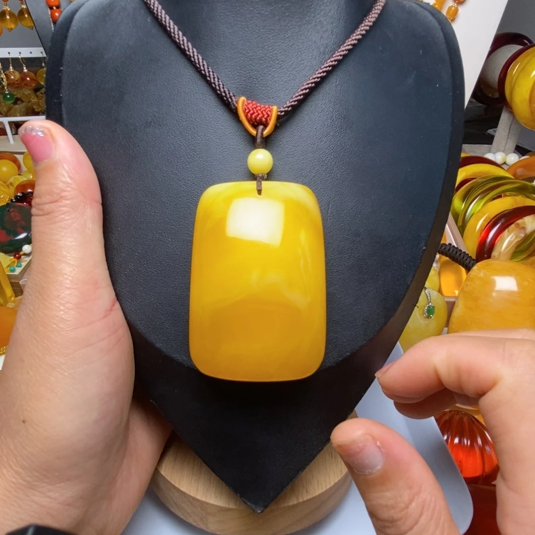 精美吊坠项链搭配