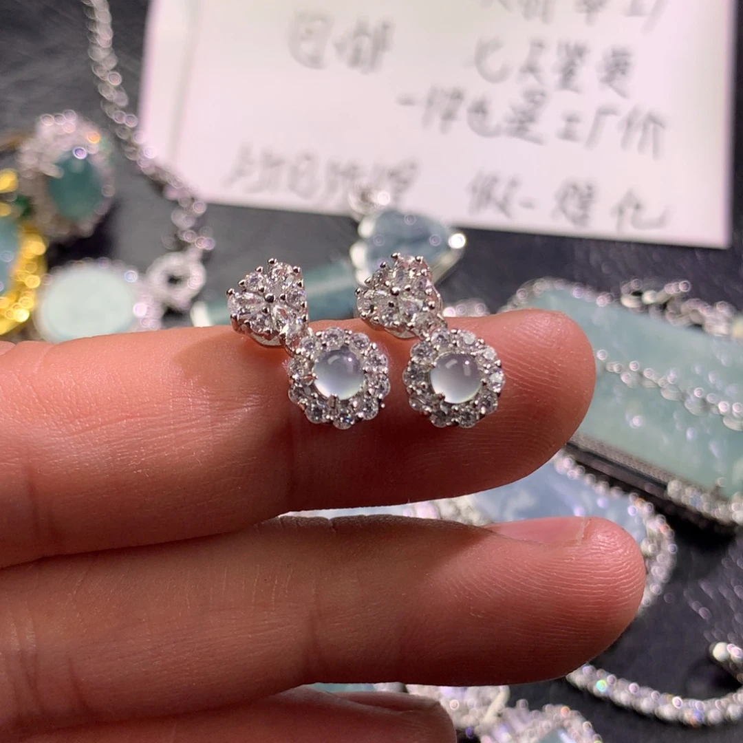 翡翠未镶嵌颈饰耳钉一对