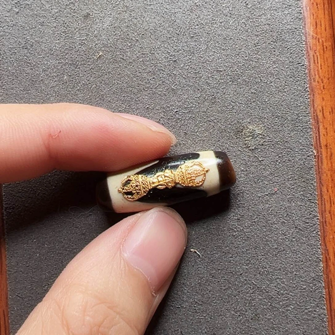 玛瑙/玉髓18K金镶嵌吊坠