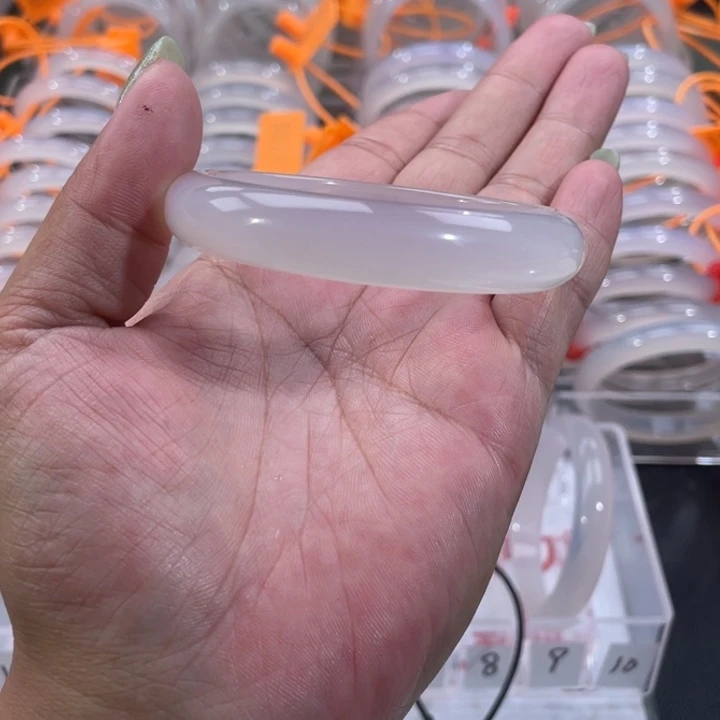 手镯玛瑙/玉髓未镶嵌
