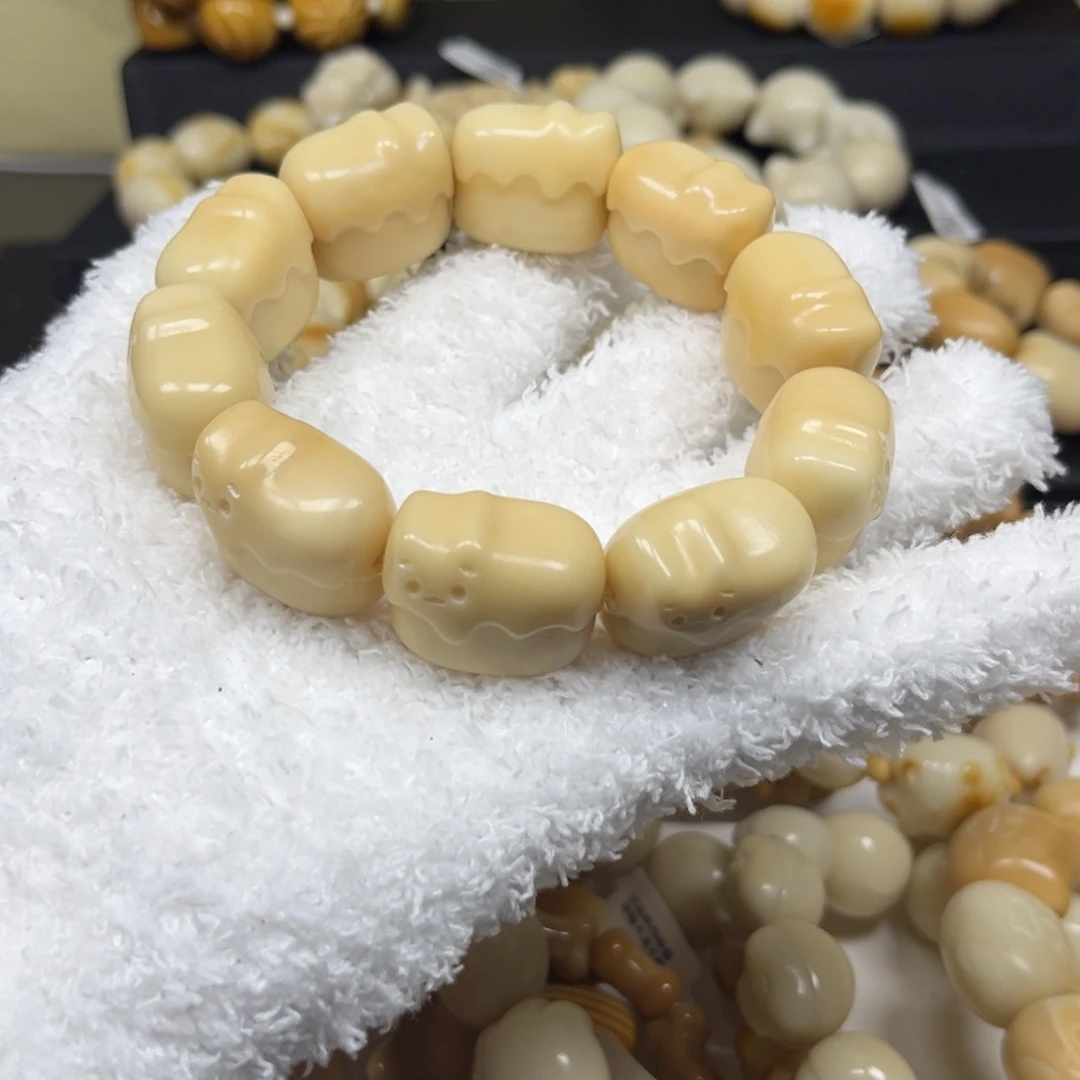 白玉菩提手串7.23.15微瑕蛋糕猫