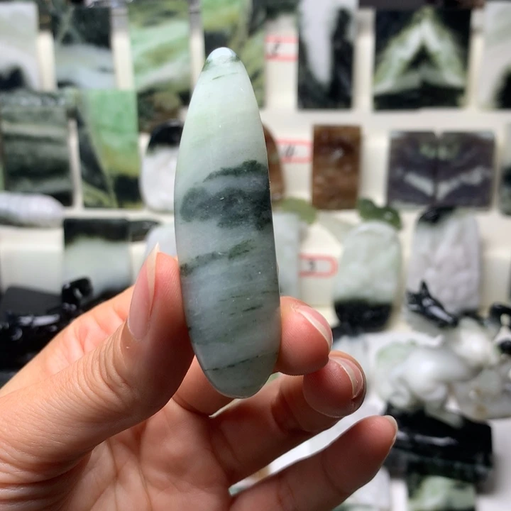 独山玉未镶嵌颈饰