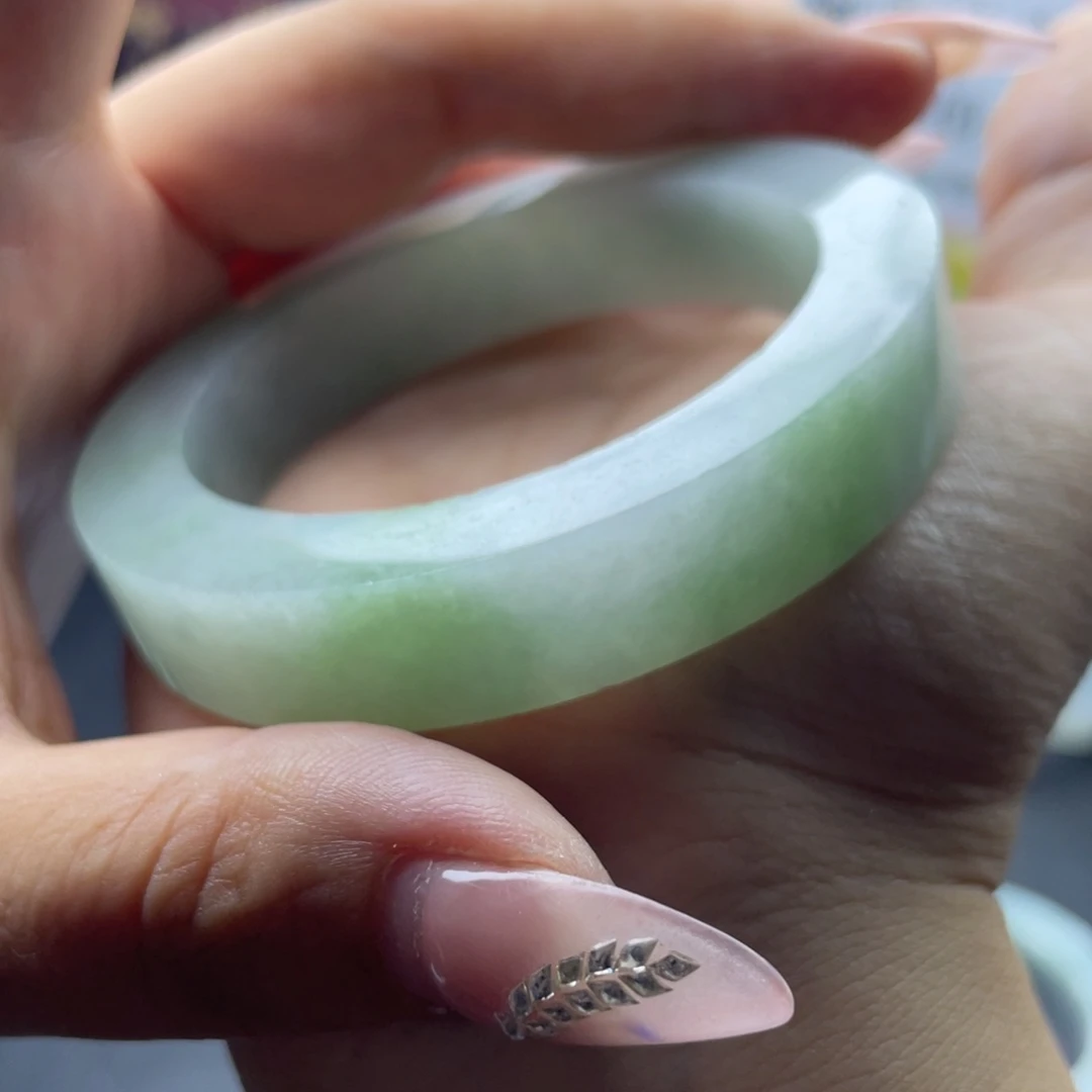 V***叭定制翡翠未镶嵌A翡翠多样性发一