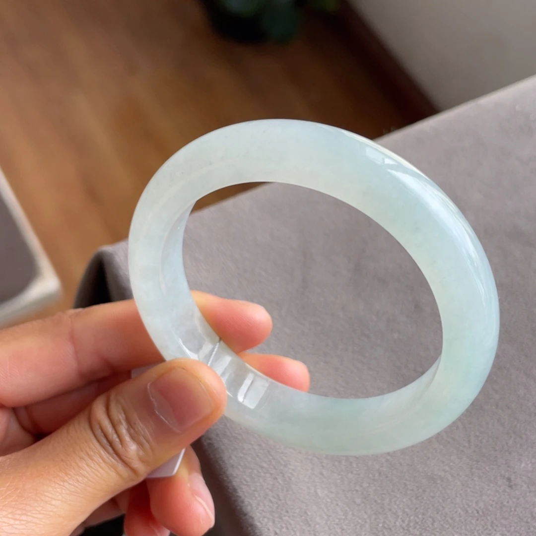 翡翠未镶嵌手镯冰晴