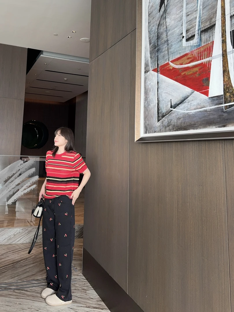 BETTERJOELAY -【可爱车厘子】百搭时尚潮流休闲直筒牛仔裤JG9556