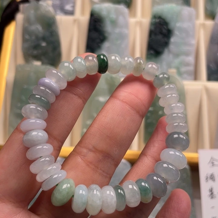 颈饰未镶嵌翡翠玉