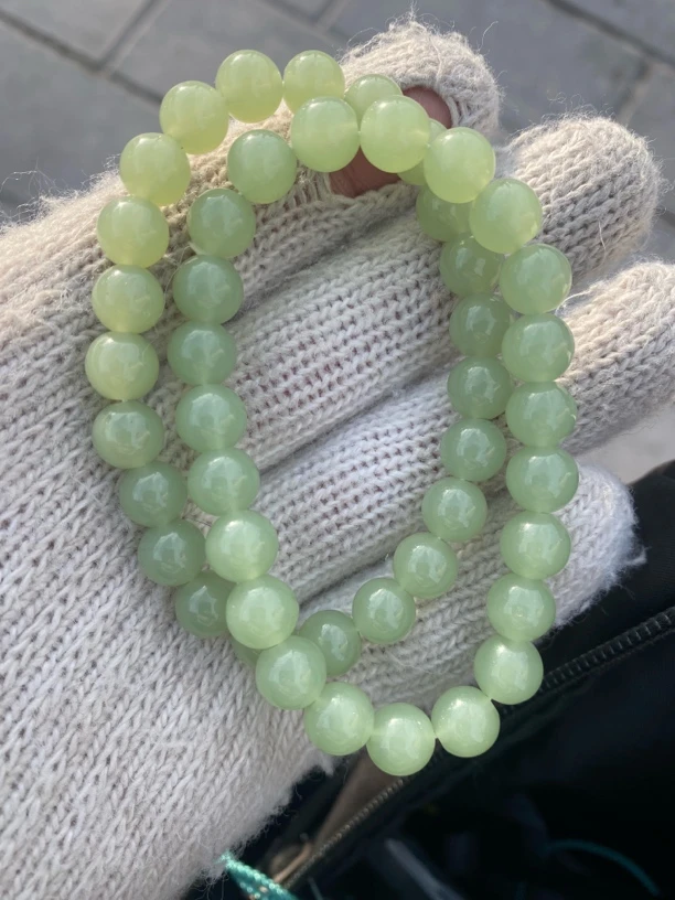 青海料晴绿色卡8mm手串