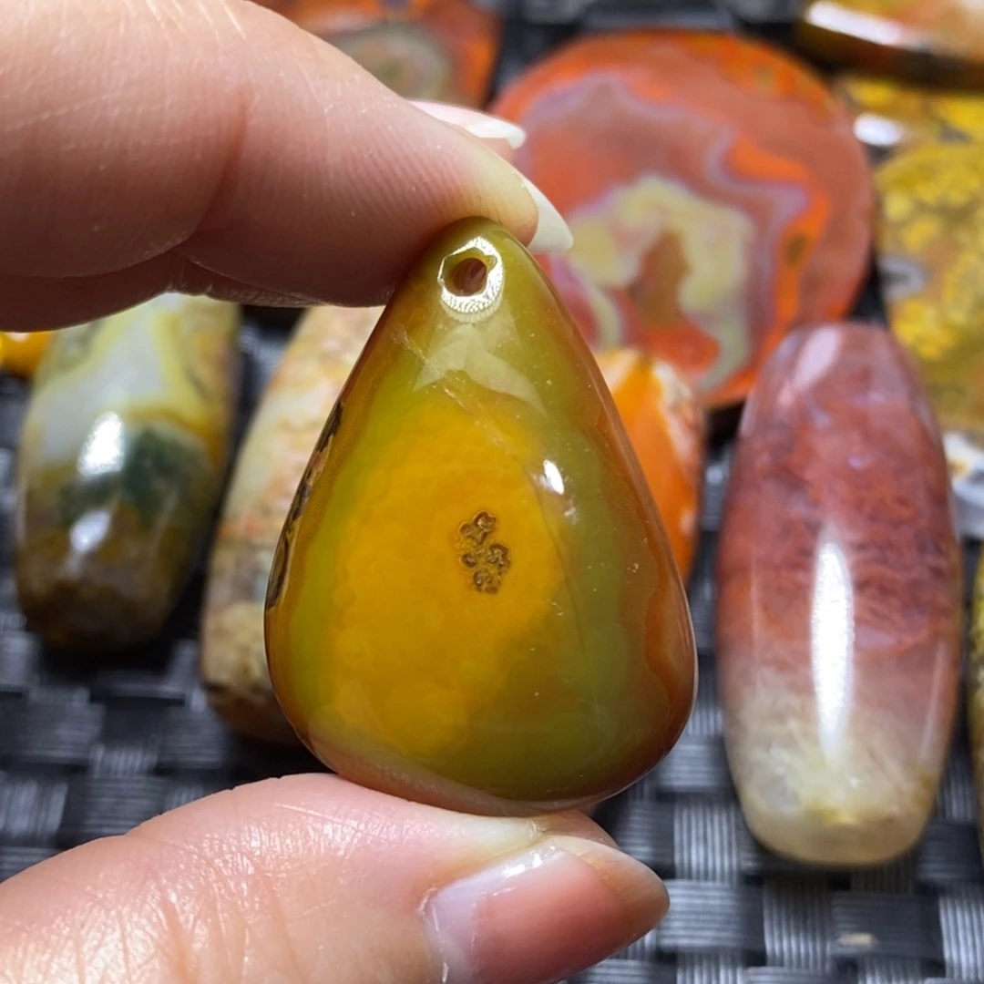 玛瑙/玉髓颈饰未镶嵌