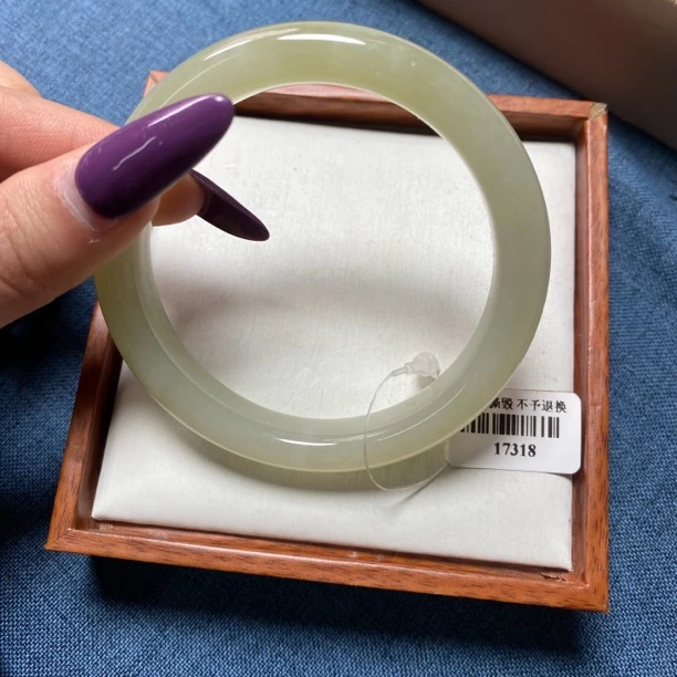 天然和田玉手镯 58.7