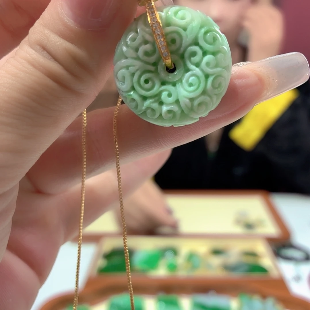 翡翠未镶嵌颈饰翡翠