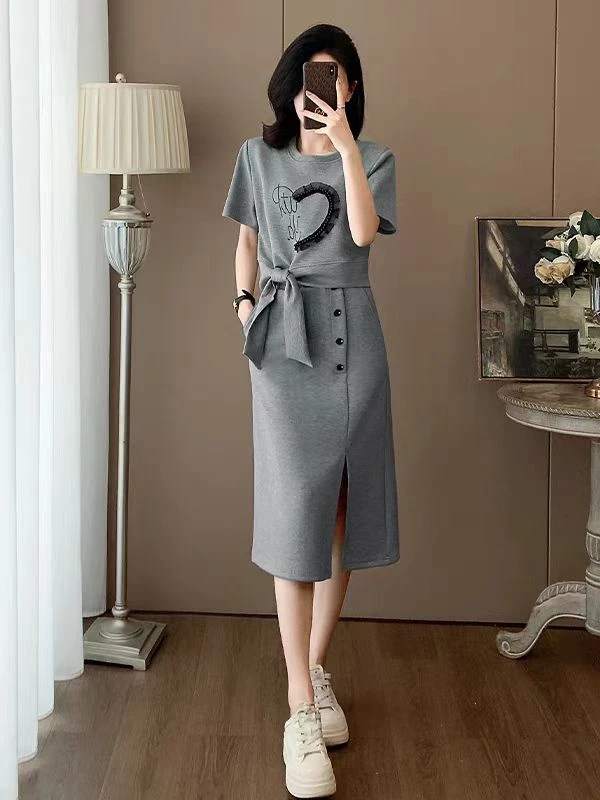 2025新款女士时尚套装裙显瘦气质减龄上衣半身裙子两件套0657