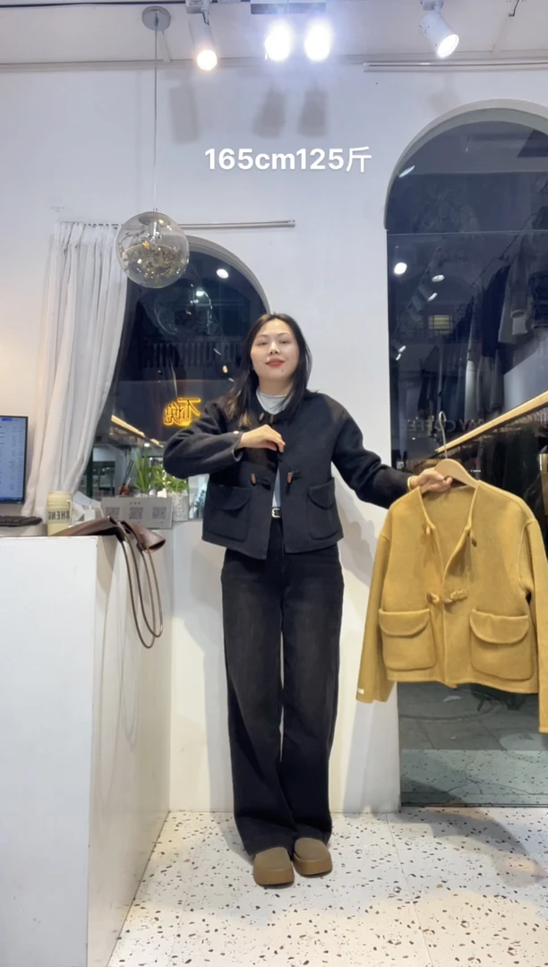 欧货双面羊绒牛角扣小香风气质外套2410