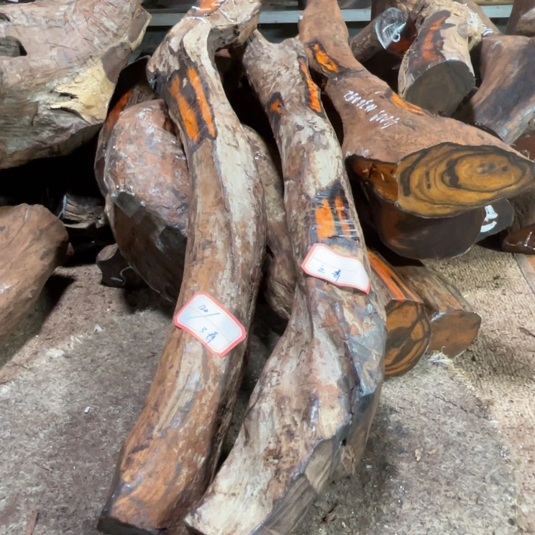 【闪购商品】交趾黄檀（大红酸枝）梅**弄