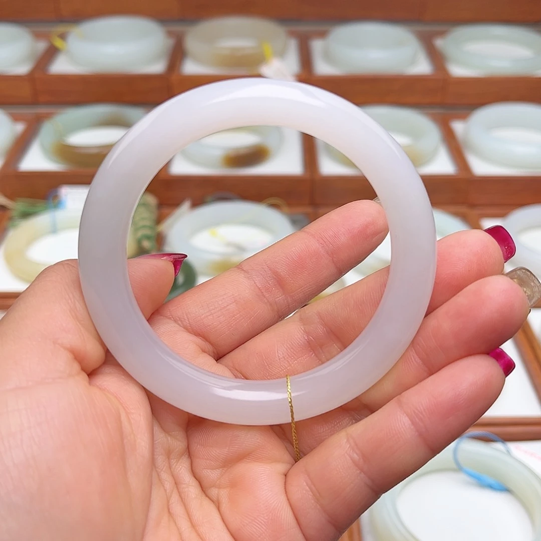 和田玉手镯未镶嵌56.5