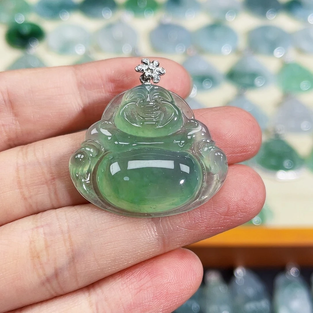 翡翠18K金镶嵌颈饰吊坠