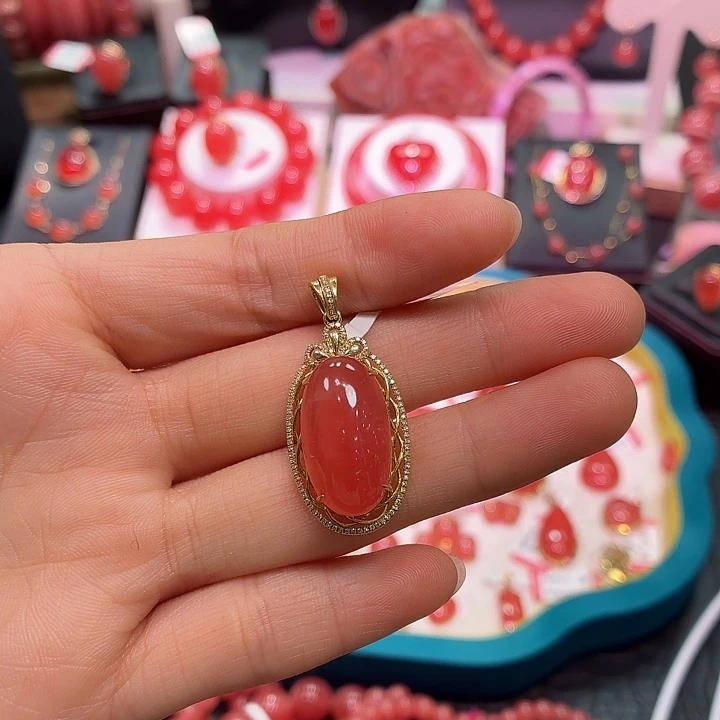 菱锰矿（红纹石）18K金镶嵌颈饰