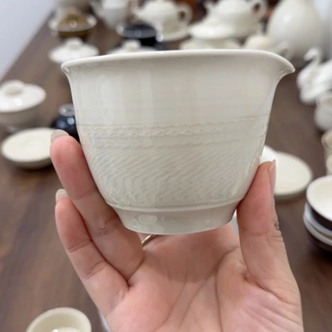 定瓷手工跳刀纹公道杯c