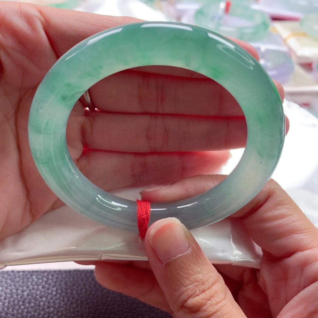 翡翠手镯（圆镯）未镶嵌燕*冰绿全条冰透分单1A