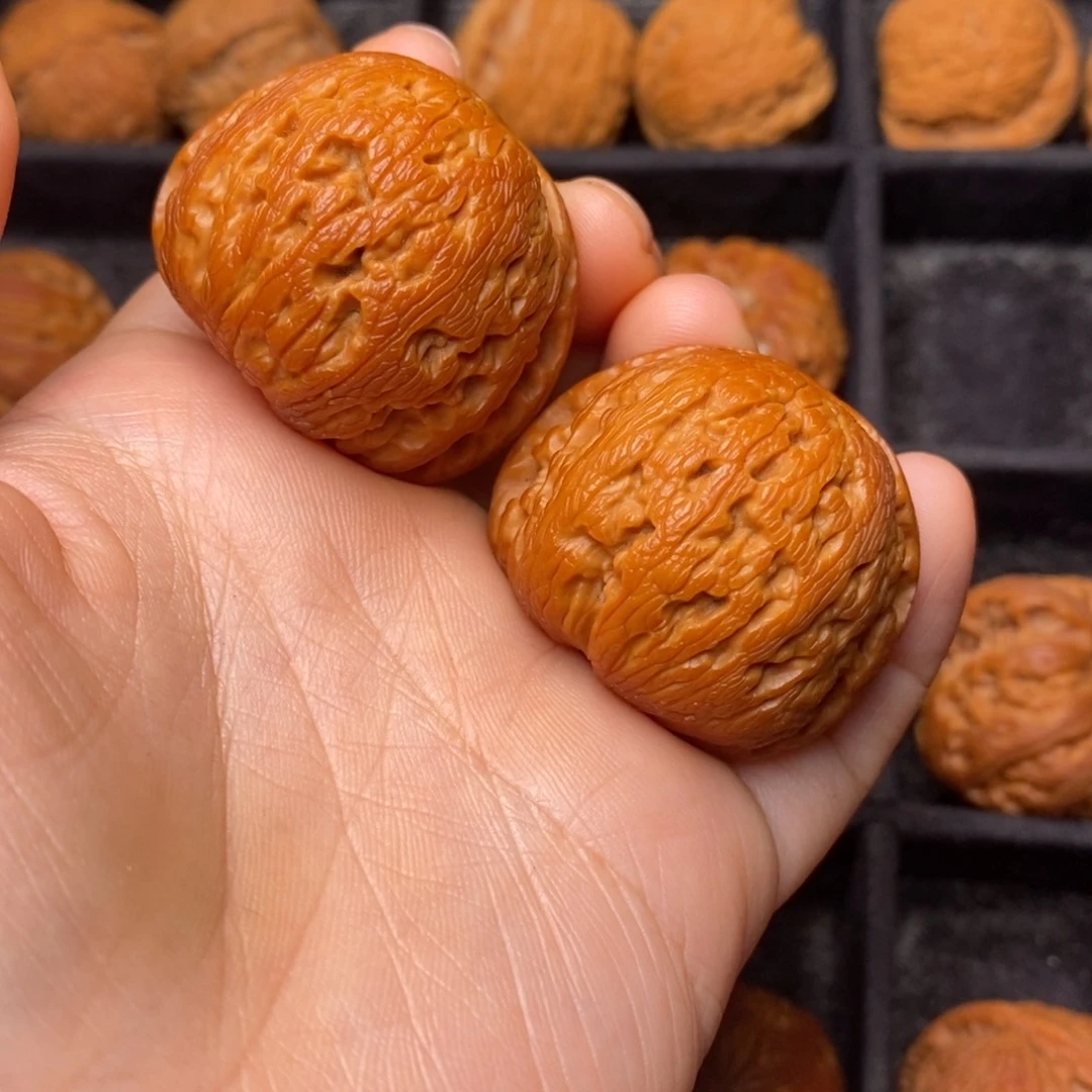 文玩核桃把件秦岭野生核桃