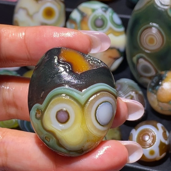 玛瑙/玉髓未镶嵌珠宝奇石47