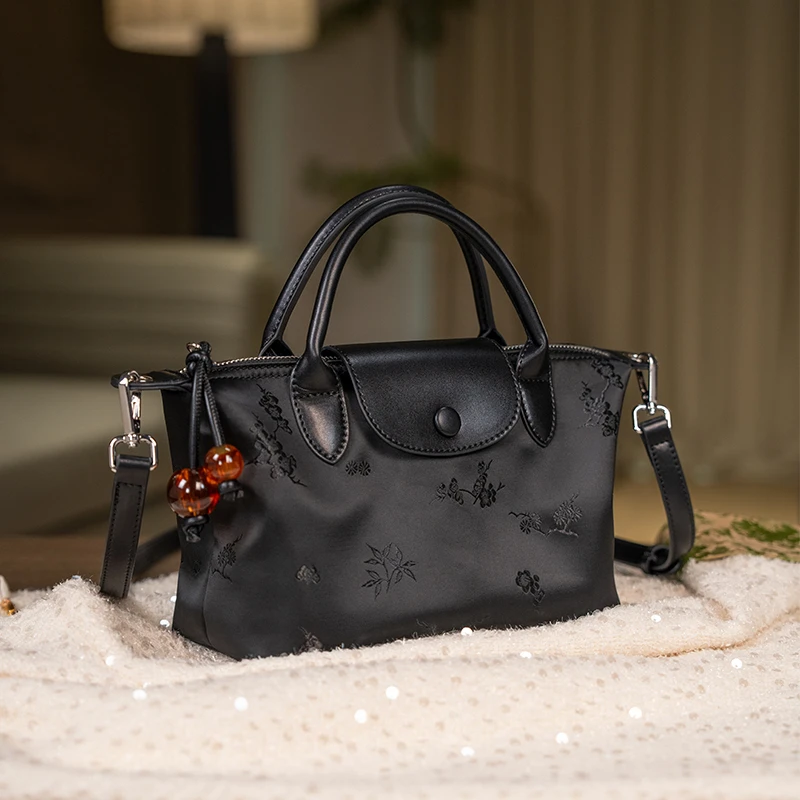 戈兰黛2025新款新中式女包东方美学缎面刺绣饺子包女士手提斜挎包