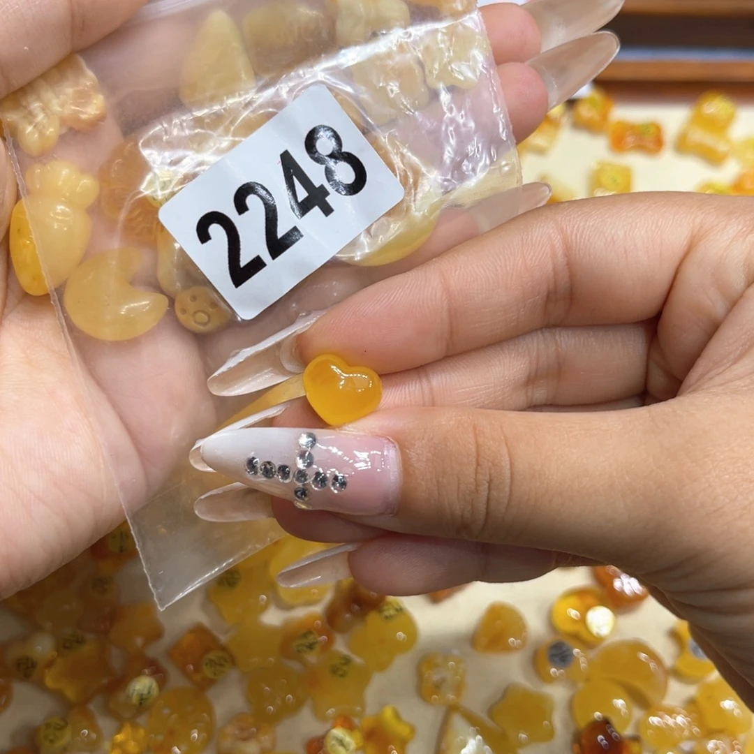 ****未镶嵌琥珀珠宝奇石