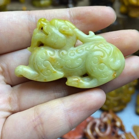 未镶嵌蛇纹石玉颈饰18